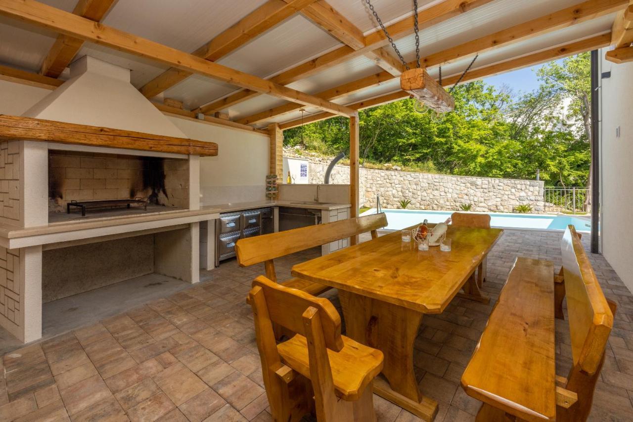Villa Antani With Heated Pool, Sauna & Jacuzzi Crikvenica Exterior foto